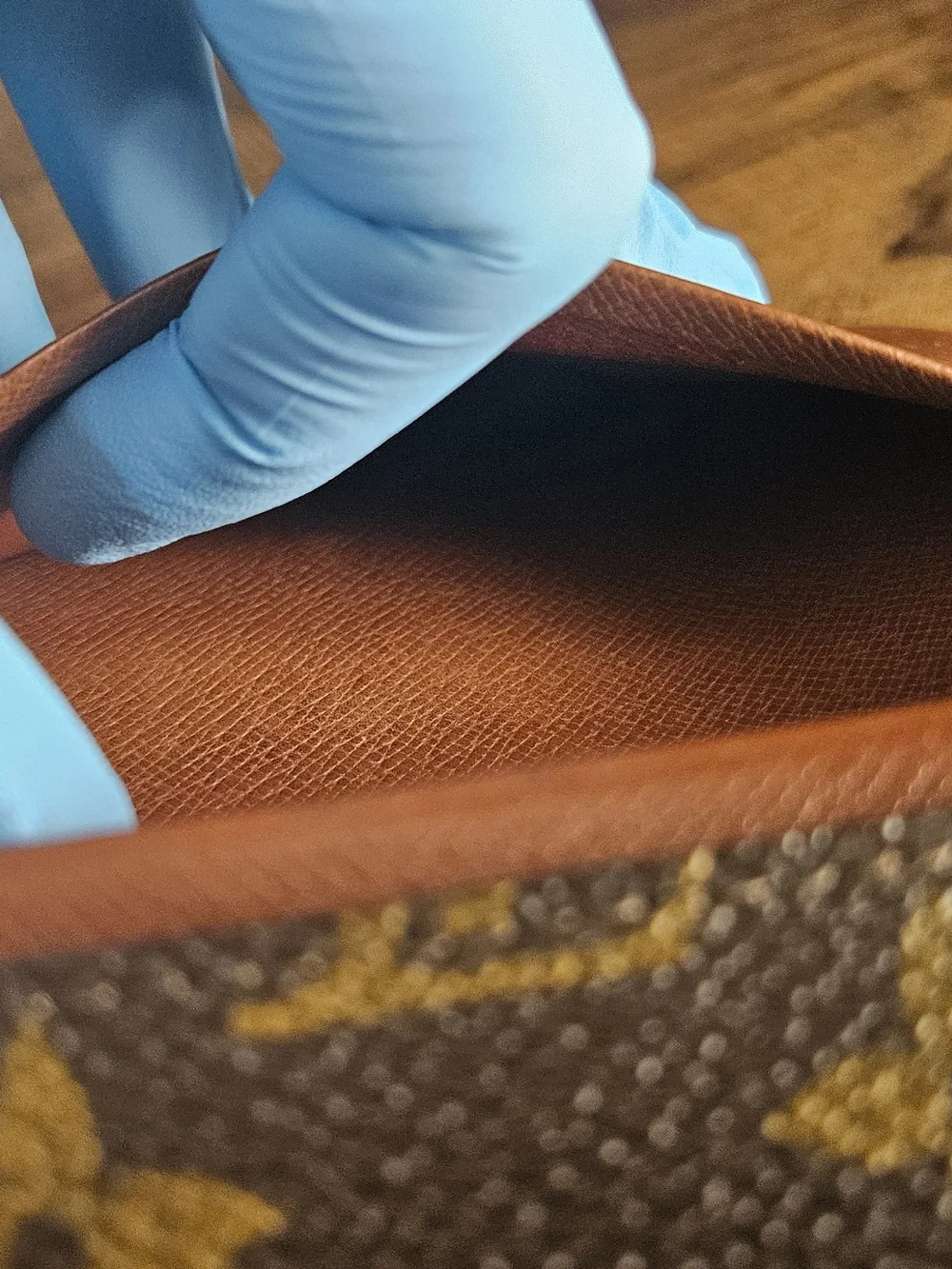 Authentic Louis Vuitton Vintage Tressor Wallet Monogram Canvas